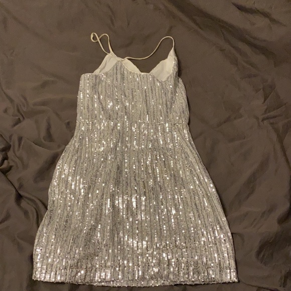 Shiny dress - Picture 2 of 3